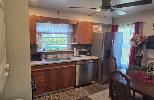 Manchester Casa | 3-bedroom 1 bath house in amazing Manchester with AC