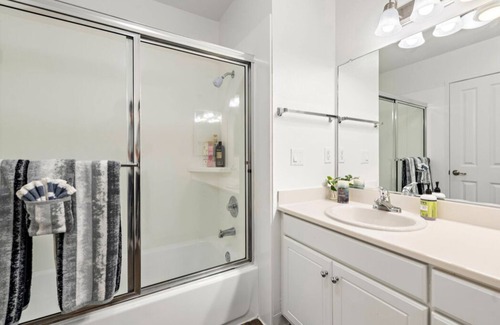 Santa Ana Heights Casa | 3 bedroom 1600sqft Beauty near Newport Beach and Fashion Island