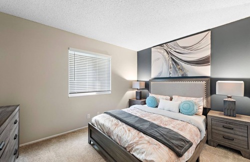 Santa Ana Heights Casa | 3 bedroom 1600sqft Beauty near Newport Beach and Fashion Island