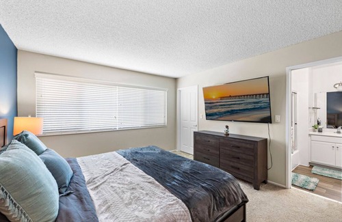 Santa Ana Heights Casa | 3 bedroom 1600sqft Beauty near Newport Beach and Fashion Island