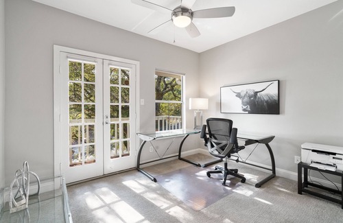 North Cat Mountain Condominio | 3 Bedroom, 2 &1/2 Bath Condominium Executive lease-short and long-term options.