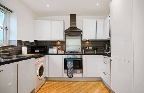 Milton Keynes Casa | 3 Bedroom 2.5 Bathroom House - Parking & Fast Wifi