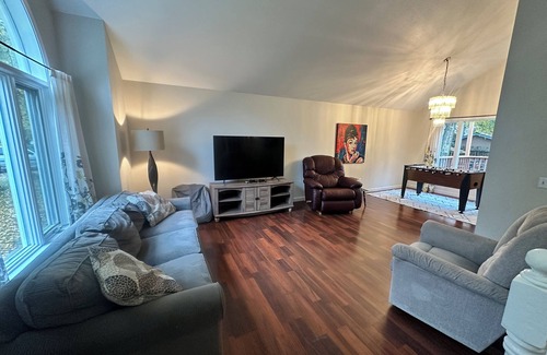 Sand Lake Casa | 3-bedroom, 2.5-bath home with nearly 1,900 sq. ft. in desirable Sand Lake.