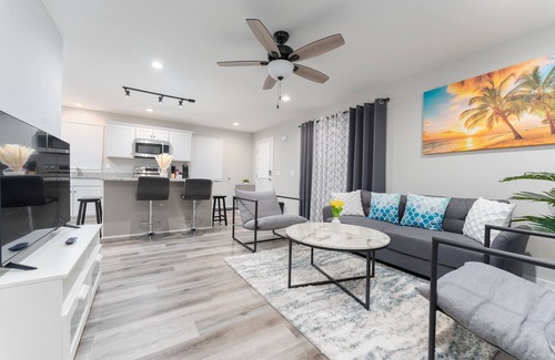 Farmington Hills Casa | 3 Bedroom 2 Bath House in Farmington Hills