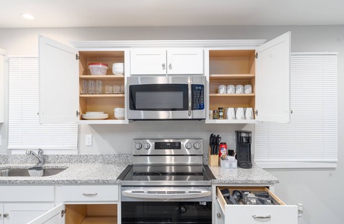 Farmington Hills Casa | 3 Bedroom 2 Bath House in Farmington Hills