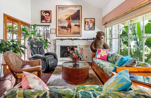 Thousand Oaks Casa | 3 bedroom 2 bathroom Hawaiian Paradise with Sauna in Westlake Village