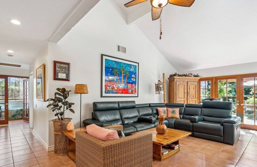 Thousand Oaks Casa | 3 bedroom 2 bathroom Hawaiian Paradise with Sauna in Westlake Village