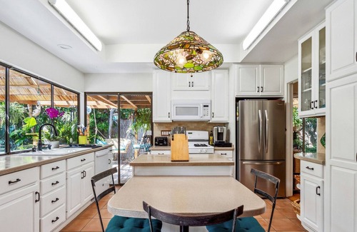 Thousand Oaks Casa | 3 bedroom 2 bathroom Hawaiian Paradise with Sauna in Westlake Village