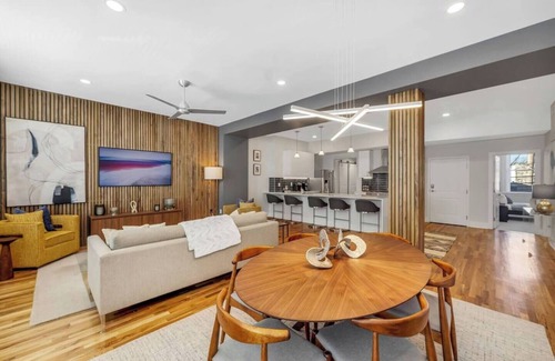 Walnut Hills Apartamento | 3 Bedroom 2 Bath Art Deco View