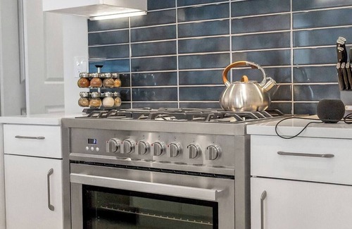 Walnut Hills Apartamento | 3 Bedroom 2 Bath Art Deco View