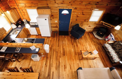 Blue Jay Cabina | 3 Bedroom 2 Bath Cabins (Beaver, WV)