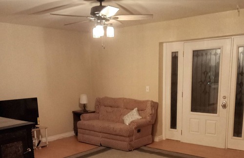 Alturas Casa | 3 Bedroom 2 Bath Great Family Location in Town