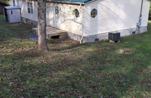Henlawson Casa | 3-bedroom 2-bath house in Chapmanville with washer/dryer, Fire pit, Work area