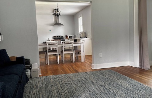 Thunderbolt Casa | 3-bedroom/2 Bath house in charming Thunderbolt, GA. Come and enjoy your stay.