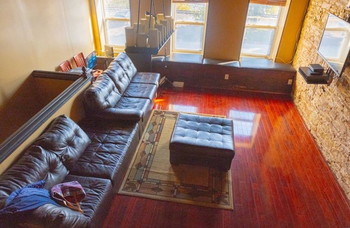 Triumph Apartamento | 3 Bedroom 2 bath. Living space and kitchen.