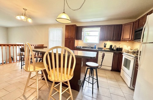 Danville Casa | 3 Bedroom 2 Bath Modern Town Home Near GMC