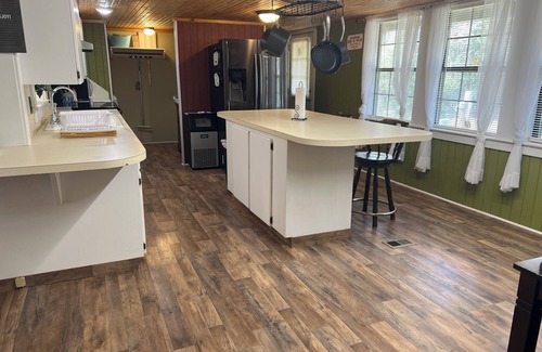 Geneva Casa | 3 Bedroom 2 bath with plenty of covered parking!