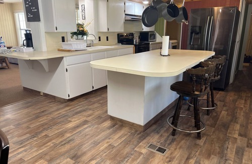 Geneva Casa | 3 Bedroom 2 bath with plenty of covered parking!