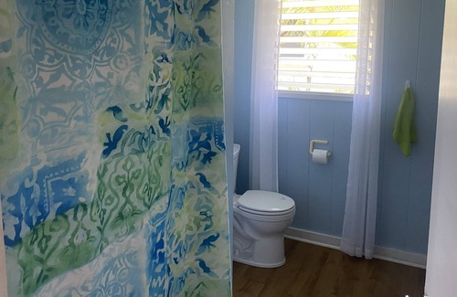Coconut Grove Casa | 3 bedroom 2 bathroom single family home in Kailua Beach Town