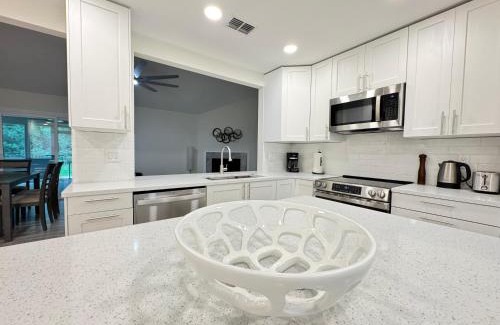 Girvin Casa | 3 Bedroom 2 bathroom close to the beach