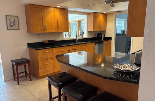 Gulf Gate Woods Casa | 3 Bedroom 2 Full Bath House near Siesta Key Beach