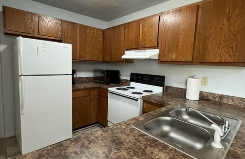 Blacksburg Apartamento | 3-bedroom, 2 Story apartment in the heart of Hokie Nation!