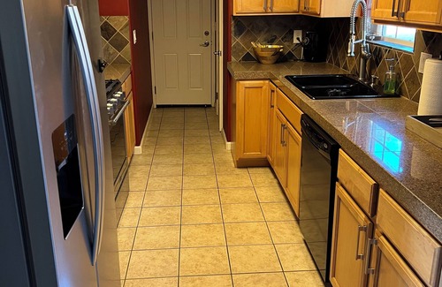 Clearlake Casa | 3 bedroom 2 story home, Nice an cozy for family vacation or business/work trips