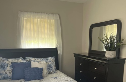 Clayton Casa | 3 bedroom, 4 beds and 2-bathroom home with upgraded full kitchen and living room