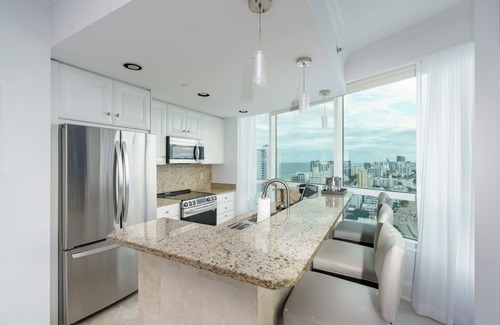 Mid Beach Apartamento | 3 dormitorios / 5 baños en el FOUNTAINEBLEAU HOTEL