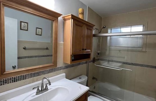 West Hollywood Apartamento | 3 Bedroom 662581 by Houzlet