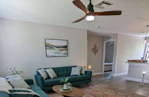 Sunshine Apartamento | 3 Bedroom 704631 by Houzlet