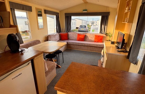 Rhyl Chalet De Esquí | 3 Bedroom, 8 Berth, cosy static family caravan