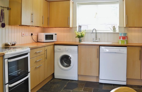Llandrindod Wells Cabaña | 3 bedroom accommodation in Penybont, near Llandrindod Wells