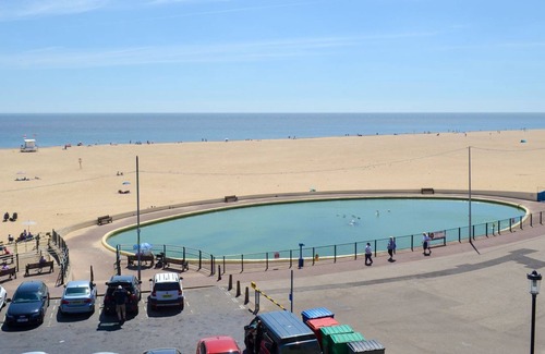 Gorleston-on-Sea Cabaña | 3 bedroom accommodation in Gorleston on Sea, near Great Yarmouth