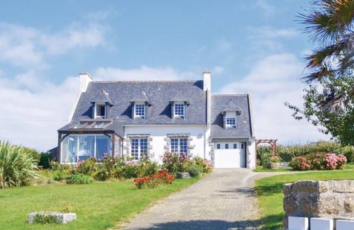 Plomodiern Casa | 3 bedroom accommodation in Plomodiern