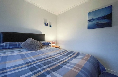 Badcall Cabaña | The location overlooking the sea loch and harbour with fishing boats coming and going is amazing.