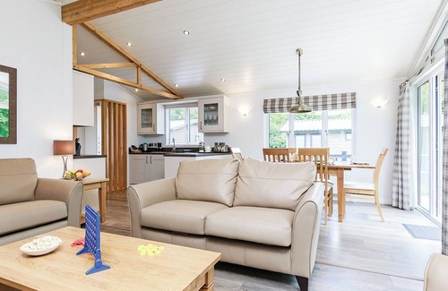 Newton St Loe Chalet De Esquí | Alojamiento de 3 habitaciones en Newton Saint Loe, Nr Bath