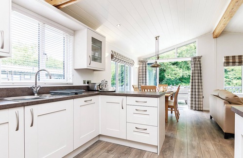 Newton St Loe Chalet De Esquí | Alojamiento de 3 habitaciones en Newton Saint Loe, Nr Bath