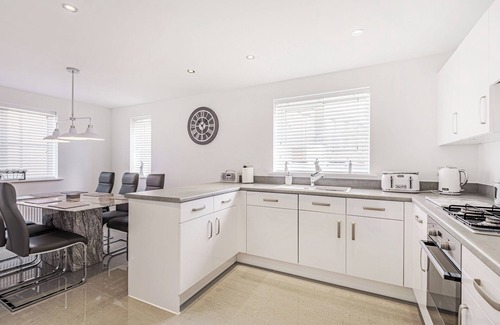 North Walsham Cabaña | Roma is ideally located for you to explore the North Norfolk coast as well as the Norfolk Broads.