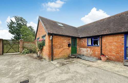 Hartgrove Cabaña | 3 bedroom accommodation in East Orchard, near Shaftesbury