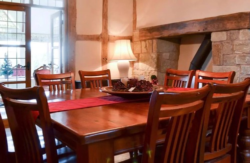 Leominster Cabaña | 3 bedroom accommodation in Kingsland, near Leominster