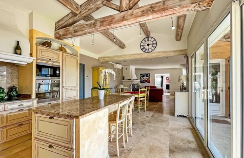 Roquemaure Casa | 3 bedroom accommodation in Roquemaure