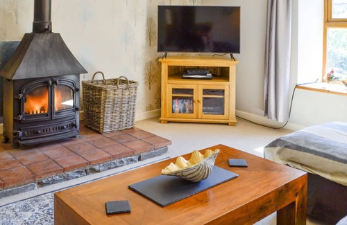 Llandyssiliogogo Cabaña | 3 bedroom accommodation in Llwyndafydd, near Llandysul