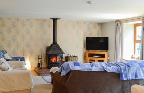 Llandyssiliogogo Cabaña | 3 bedroom accommodation in Llwyndafydd, near Llandysul