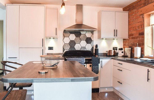 Prestatyn Cabaña | 53 Degrees North makes an ideal base for a group of six seeking a coastal retreat.