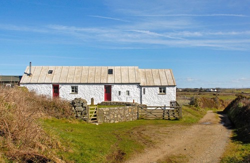 St Brides Cabaña | 3 bedroom accommodation in Whitesands, near St Davids