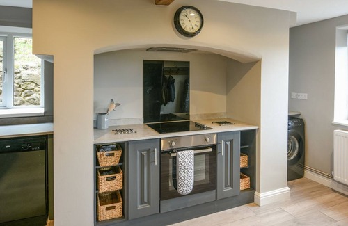 Welshpool Cabaña | 3 bedroom accommodation in Llangyniew, near Welshpool