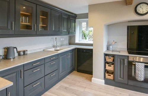 Welshpool Cabaña | 3 bedroom accommodation in Llangyniew, near Welshpool
