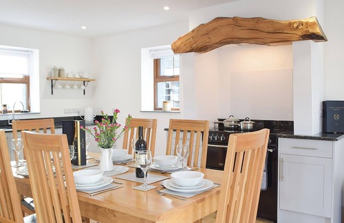 Llanelli Cabaña | Alojamiento de 3 habitaciones en Pontyberem, near Kidwelly