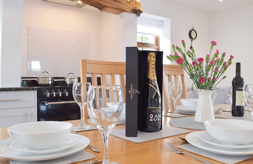 Llanelli Cabaña | Alojamiento de 3 habitaciones en Pontyberem, near Kidwelly